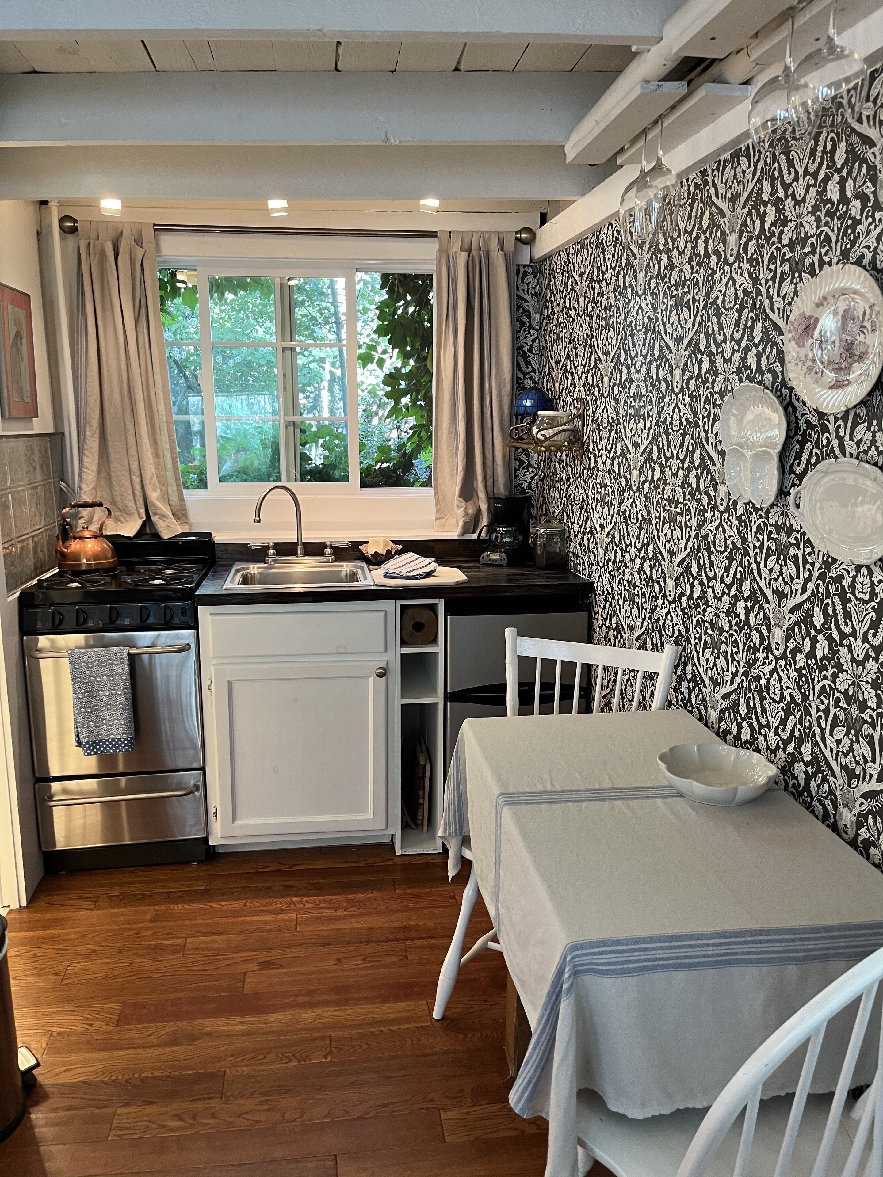 West-end carriage house