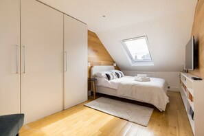 2 bedrooms, iron/ironing board, travel crib, WiFi