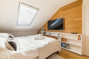 2 bedrooms, iron/ironing board, travel crib, WiFi