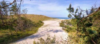 19.4.-26.4.+ 16.-21.5.26 still available. Top location, sauna, 5 bedrooms, 3 bathrooms, beds made.