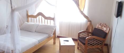 4 chambres, fer et planche à repasser, Wi-Fi, draps fournis