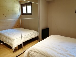 2 bedrooms