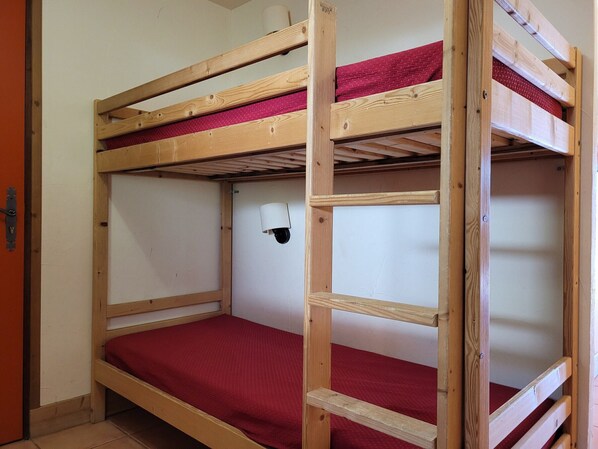 2 bedrooms