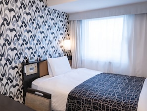 Down comforters, desk, blackout drapes, iron/ironing board - APA Hotel Komagome Ekimae (Tokyo)