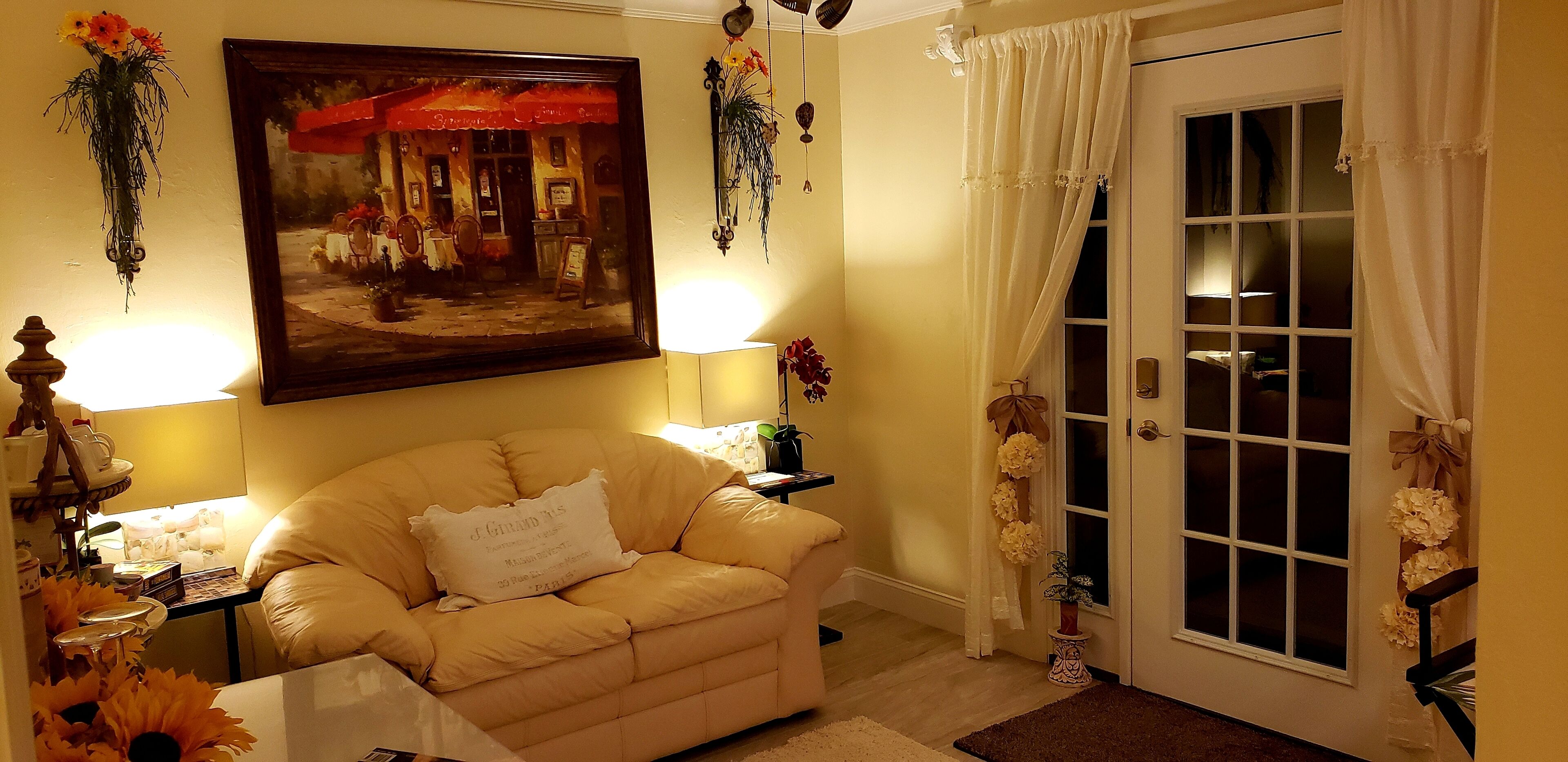 ♡♡ Private Entry - 1 bedroom apartment -  EUROPEAN HOSPITALITY ♡♡