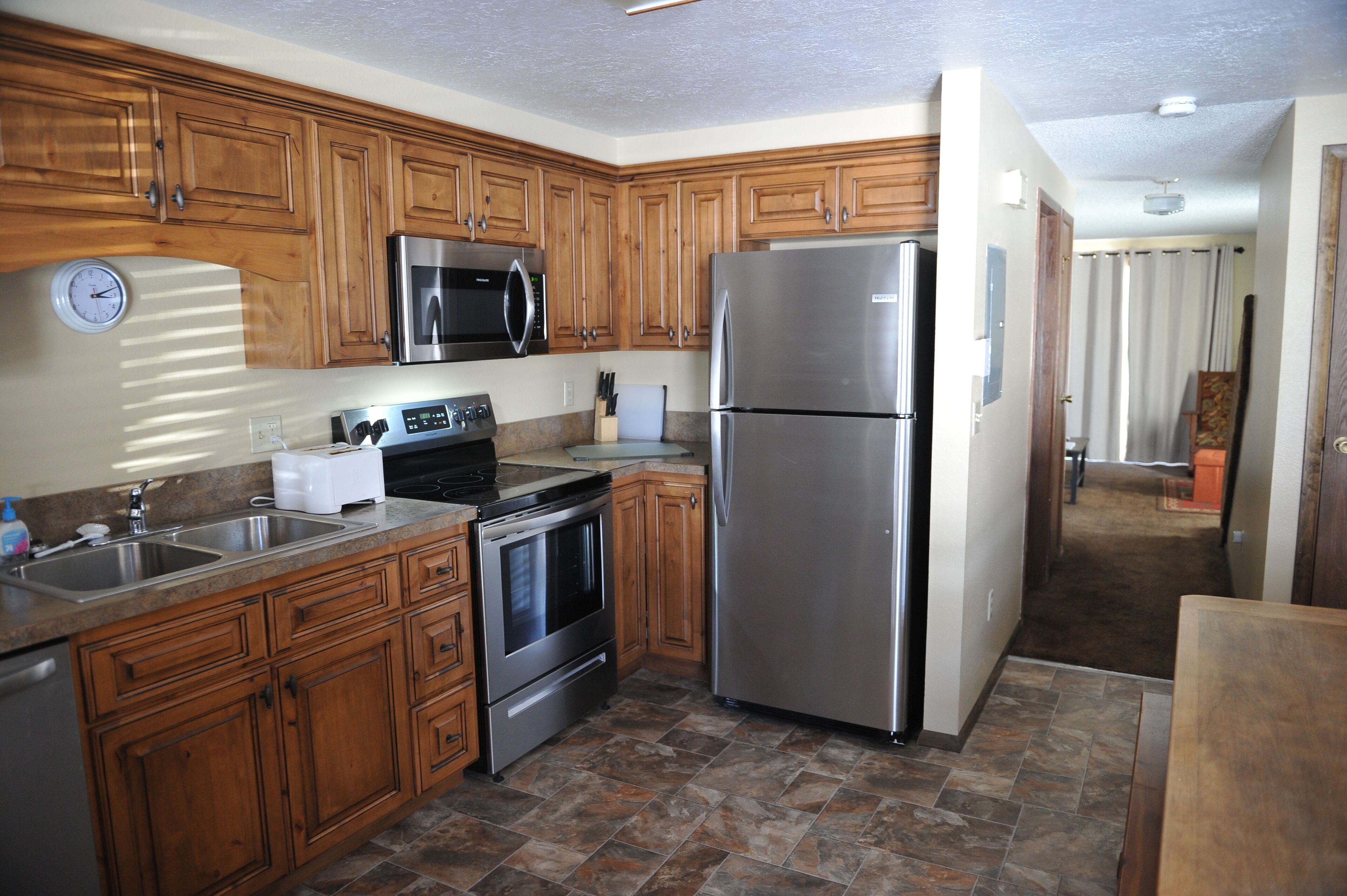 4 bedroom in-town Townhome, Angler's Rest