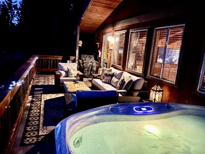 Private Beach Park, Sauna, Hot Tub, Dog & Family Friendly