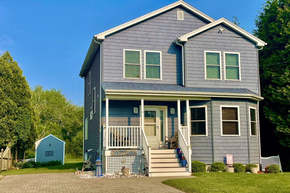 Narragansett / Scarborough Beach Home