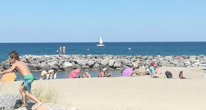 Maison de MaĂźtre du Mas, dans parc, plage Ă  3km