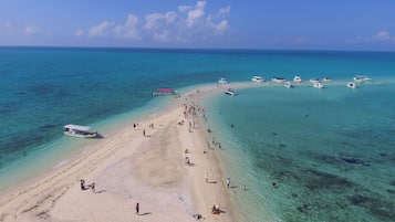 Una playa cerca