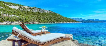 Amara Cottage - BeachFront gem with a heated pool up to five guests by MyWaycation