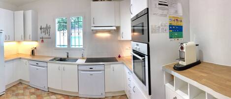 Refrigerador, microondas, horno, placa de cocina