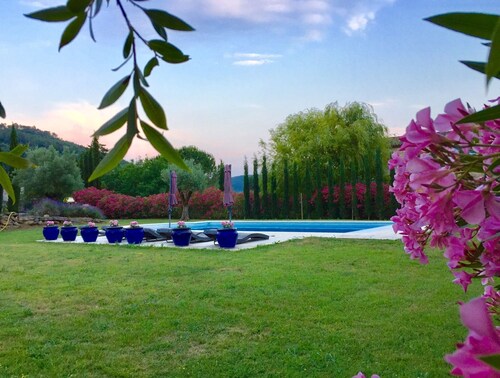 Maison spacieuse; Haut standing; Idéal familles; Grand jardin, Piscine chauffée