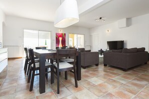 Dining - Spacious house; High Standards; Ideal families; Large garden, Heated pool (Cornillon)