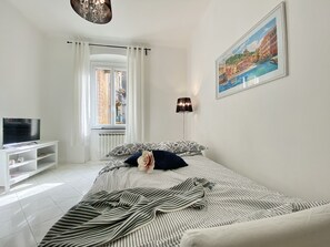 3 bedrooms, in-room safe, desk, soundproofing - TERMINAL apartment, 80 SQM apartment near the aquarium and the city center (Genova)