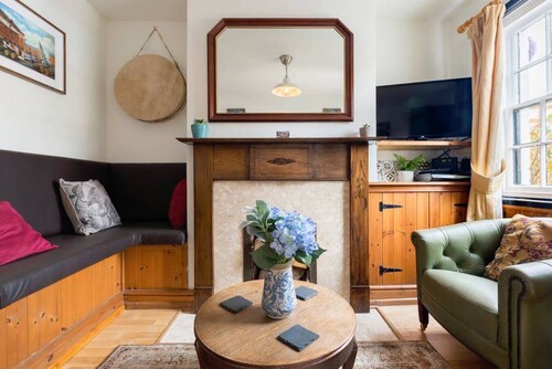 Fergies Canal Side Cottage