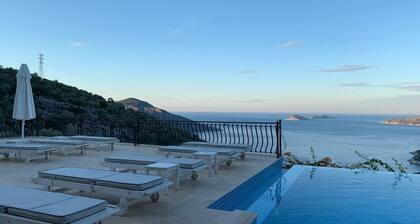 Luxurious Villa In Kalkan with Stunning views-POOLHEATER available-good parking