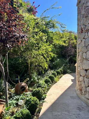 Property grounds - Luxurious Villa In Kalkan with Stunning views-POOLHEATER available-good parking  (Kalkan Mahallesi)