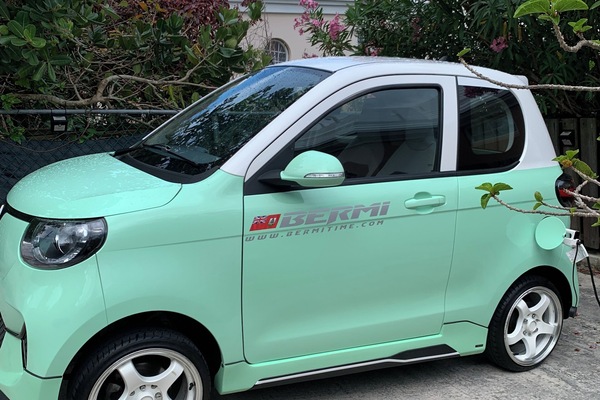 Electric Car for rent at localmotion.bm