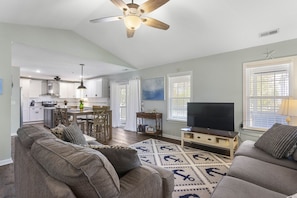 Smart TV, books - Oak Island Retreat - Ranch with Screened Porch (Oak Island)