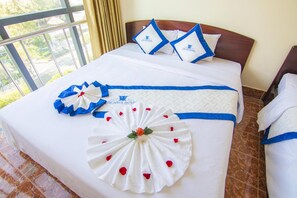 Minibar, in-room safe, desk, free WiFi - Vacsava Hotel (Ho Chi Minh City)