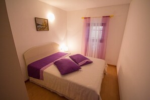 1 bedroom, WiFi, bed sheets