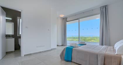 Coral Beach Villa 5 Schlafzimmer 5 Badezimmer 200 m von der Küste 700 m vom Coralia Beach entfernt