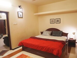 3 bedrooms, in-room safe, iron/ironing board, WiFi - Nandhanam Eco Home Stay AC with BIke/Car Options (Coimbatore)