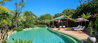 LUXUEUSE VILLA - PISCINE GEANTE, VUE MER & LAGON (+ CONCIERGERIE VIP ON REQUEST)