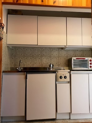 Frigorifero, macchina per tè/caffè, pentole/stoviglie/utensili