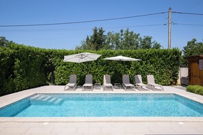 Outdoor pool, a heated pool - Beautiful holiday home with heated swimming pool, summer kitchen, WiFi, grill (Vodnjan)