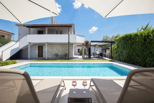 Outdoor pool, a heated pool