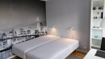 Comfort Double or Twin Room, 2 Twin Beds, Non Smoking, Courtyard View | Premium bedding, desk, blackout drapes, soundproofing