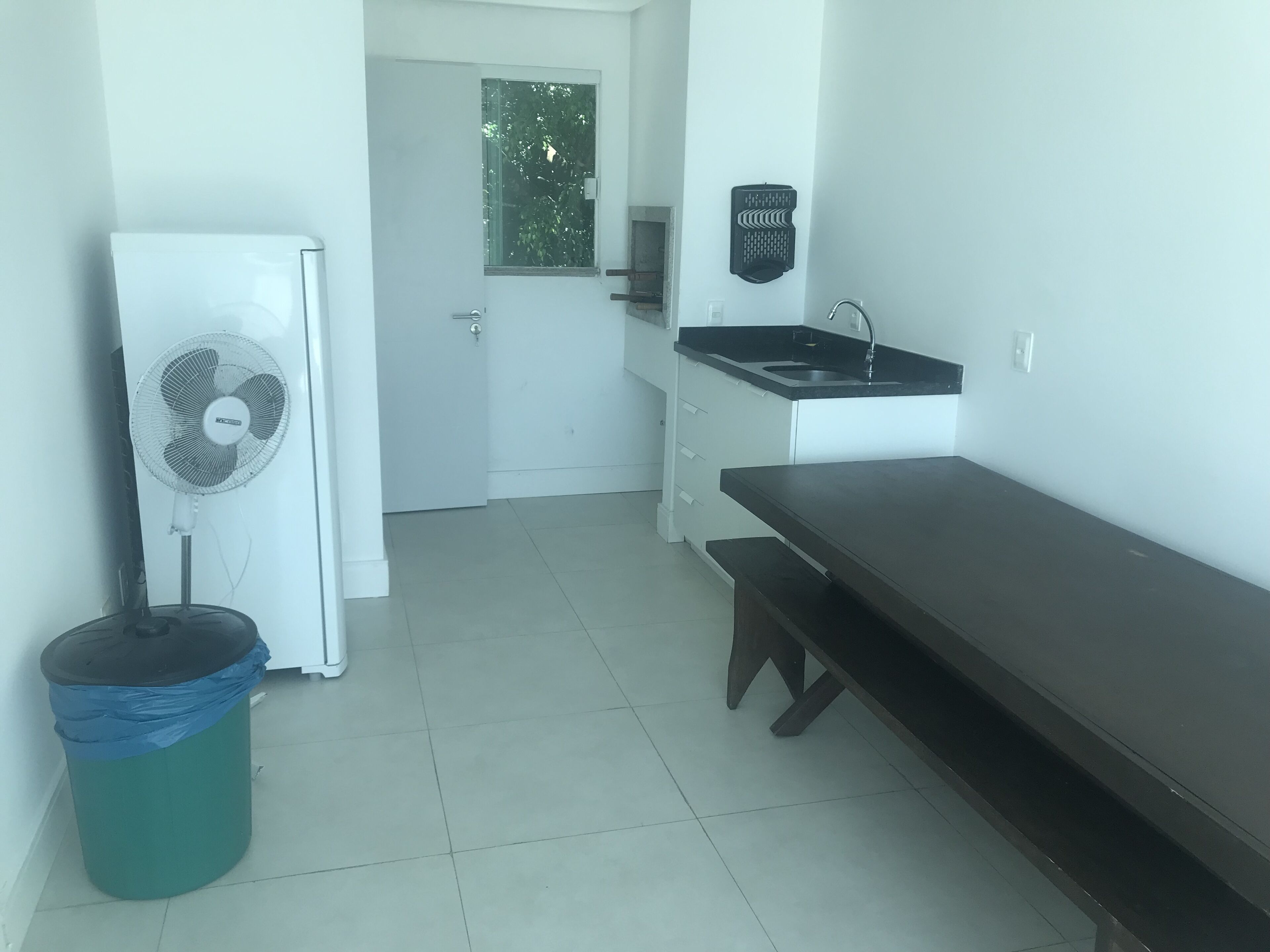 TRIPLEX / PRAIABRAVA / AR / SWIMMING POOL / 3VAGAS / BARBECUE / CLOSED CONDOMINIUM
