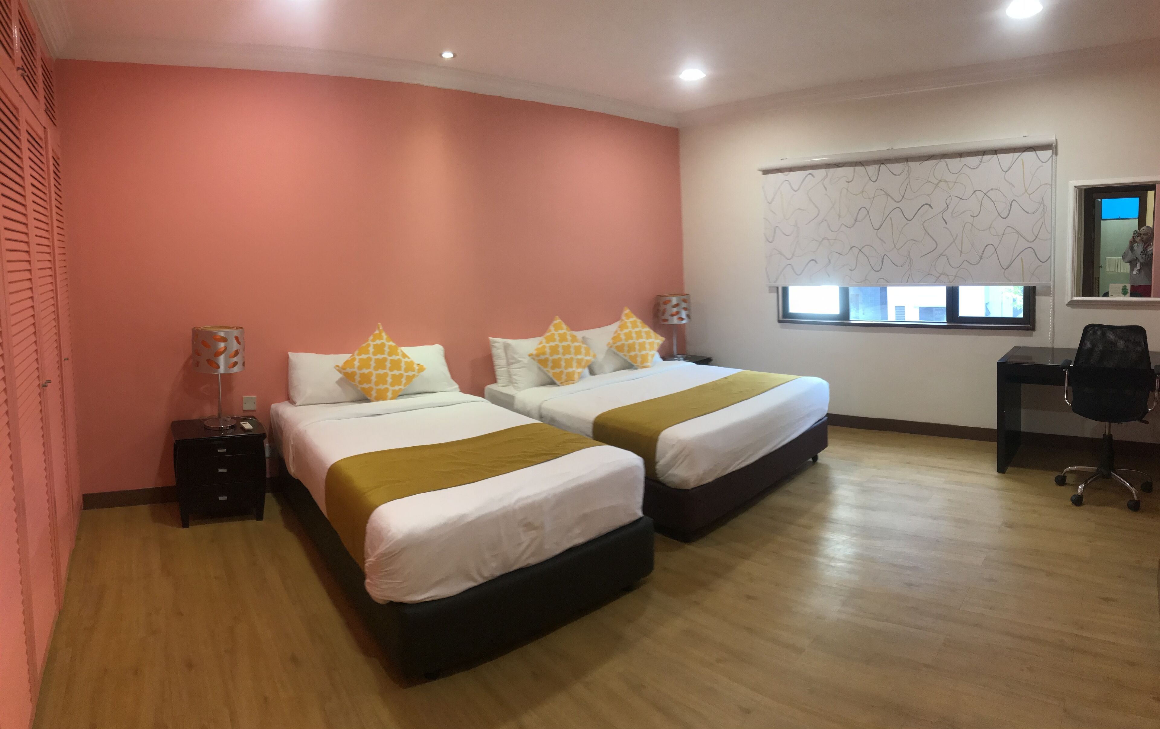 basic apartment, 3 bedrooms, non smoking, kitchenette | 3 bedrooms, down duvets, free minibar, individually decorated