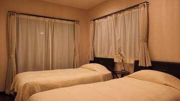 基本別墅, 1 間臥室, 非吸煙房 (Private Vacation Home) | 1 間睡房、書桌、手提電腦工作空間、遮光窗簾/窗簾