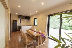 Private Vacation Home  | In-room dining - RERESO Okinawa churaumi (Motobu)
