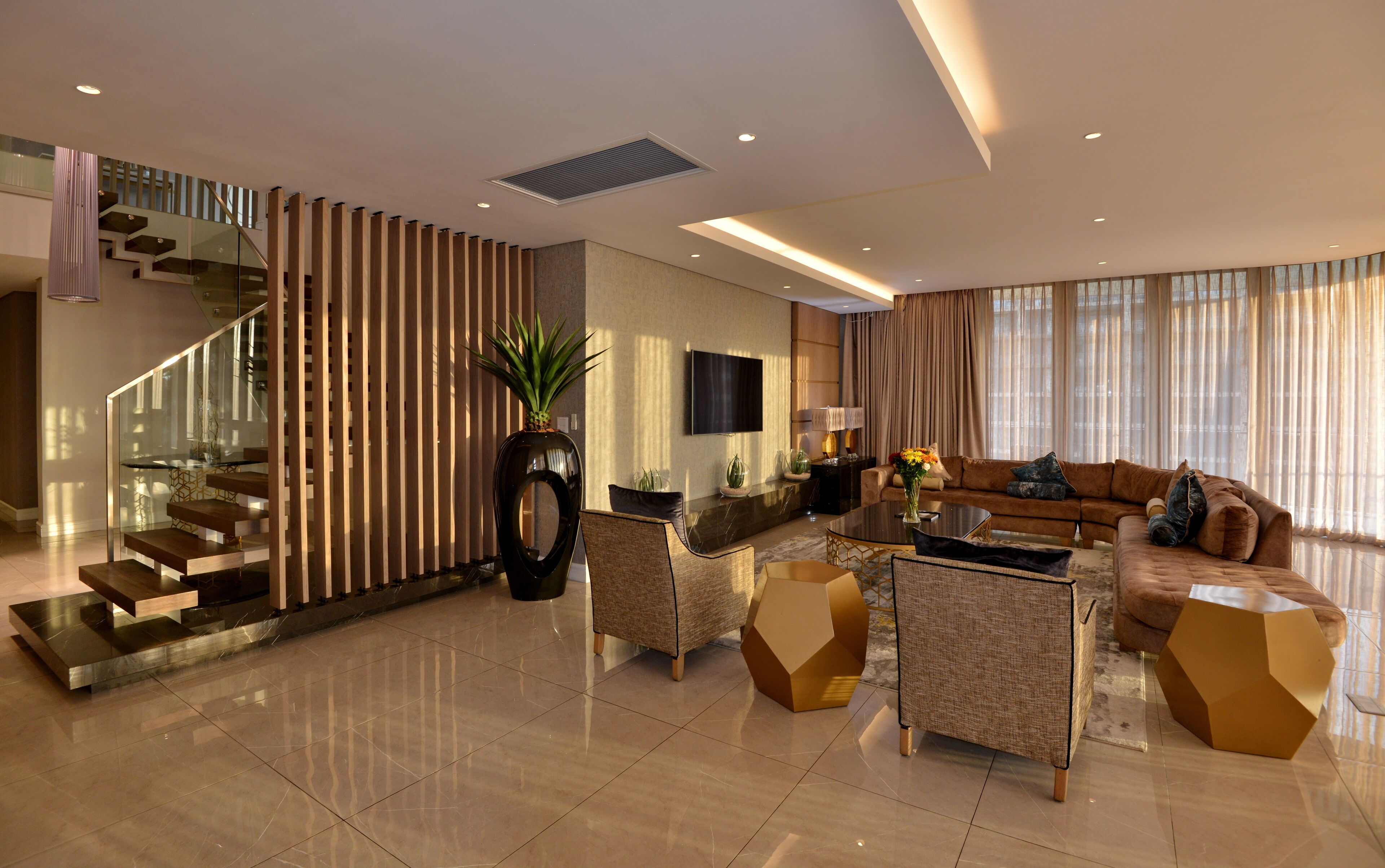 Penthouse Prestigio | Área de sala de estar | Televisión de pantalla plana, Netflix y servicios de streaming 