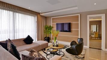 Presidential Penthouse | Living area | Flat-screen TV, Netflix, streaming services