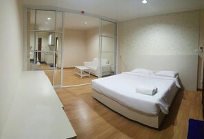 1 Schlafzimmer, schallisolierte Zimmer
