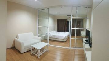 1 bedroom, soundproofing