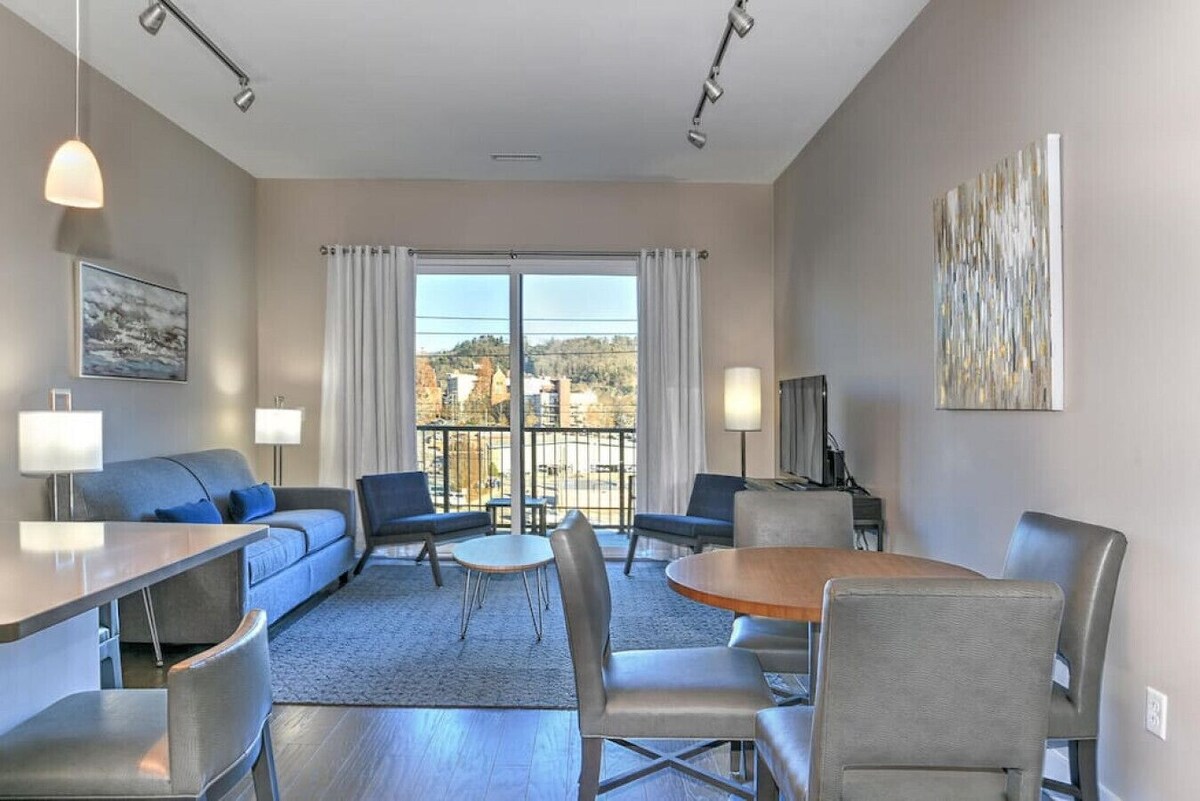 Bring Your Pets to this Spacious Condo