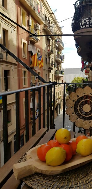 Outdoor dining - Uluwatu - Ideal homebase in Barceloneta! (Barcelona)