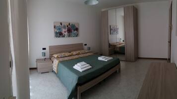 3 camere, ferro/asse da stiro, Wi-Fi gratuito, lenzuola