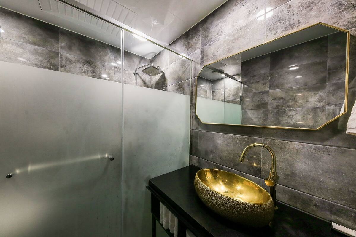 superior twin room, non smoking, ocean view | bathroom sink