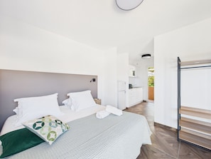 Studio, Balcony | Individually decorated, individually furnished, soundproofing