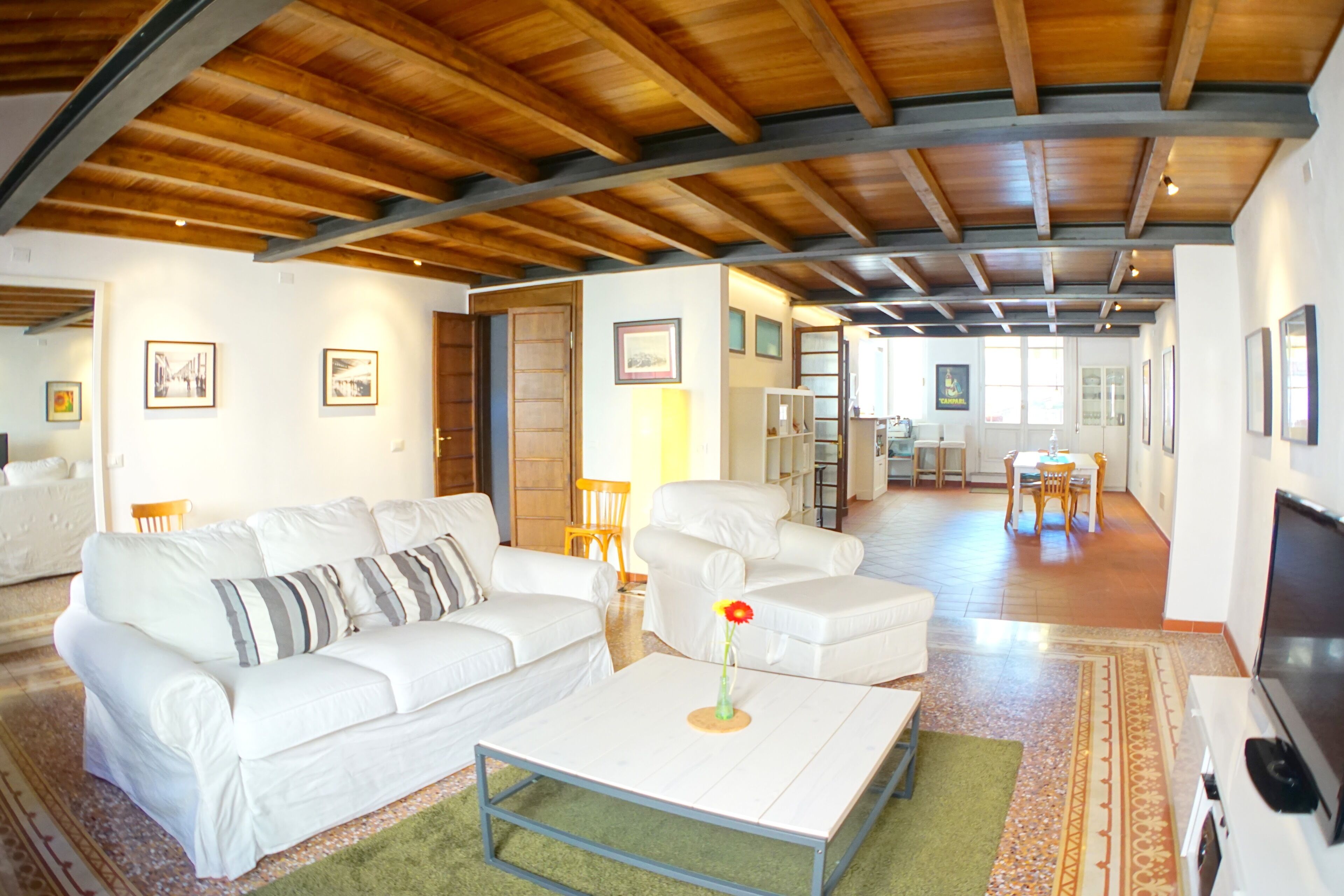 Sunny & Central :: Heart of Lucca with Terrace!