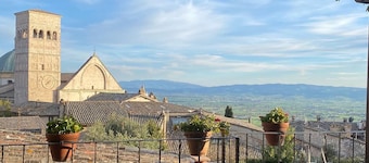 Seventeenth-century Villa Giulia with panoramic swimming pool, +15 beds