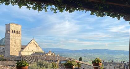 Seventeenth-century Villa Giulia with panoramic swimming pool, +15 beds