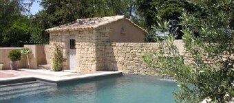 Gîte de charme dans mas provençal du 18e au milieu des vignes au pied du Ventoux